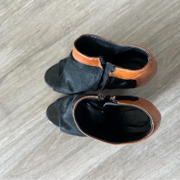 Chloe Black and Brown Peep-Toe Block Heel Ankle Boot - Picture 4 of 4